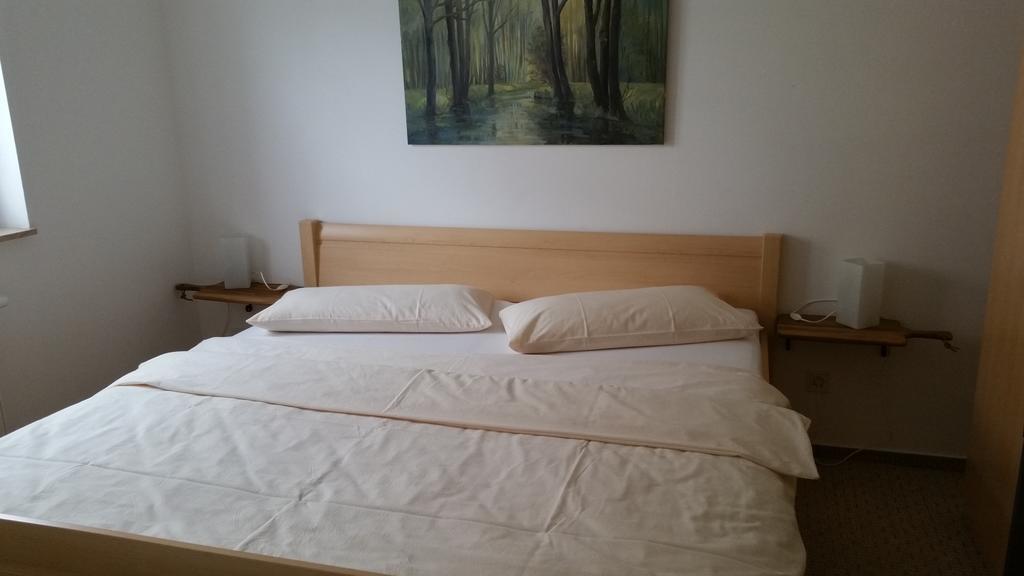Ferienwohnung "Faehrmannsruh " 뤼벤 외부 사진