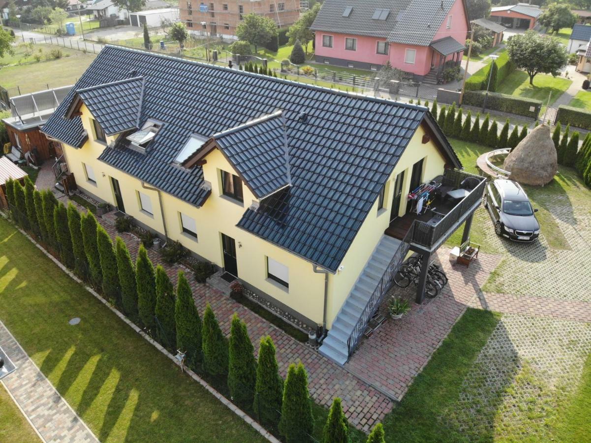 Ferienwohnung "Faehrmannsruh " 뤼벤 외부 사진